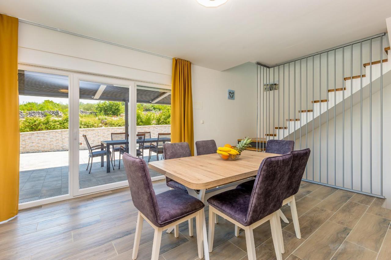 Holiday House Sunlight With Heated Pool マリンスカ エクステリア 写真