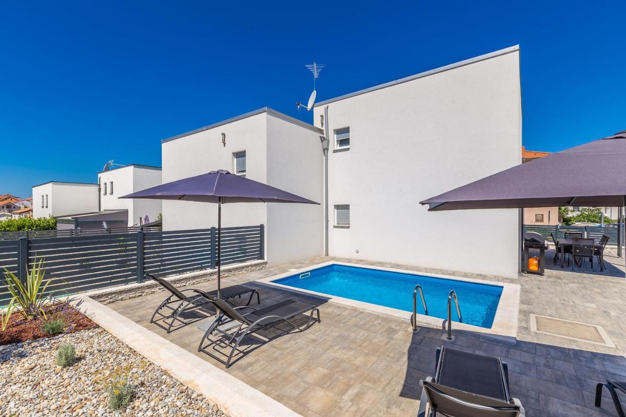 Holiday House Sunlight With Heated Pool マリンスカ エクステリア 写真