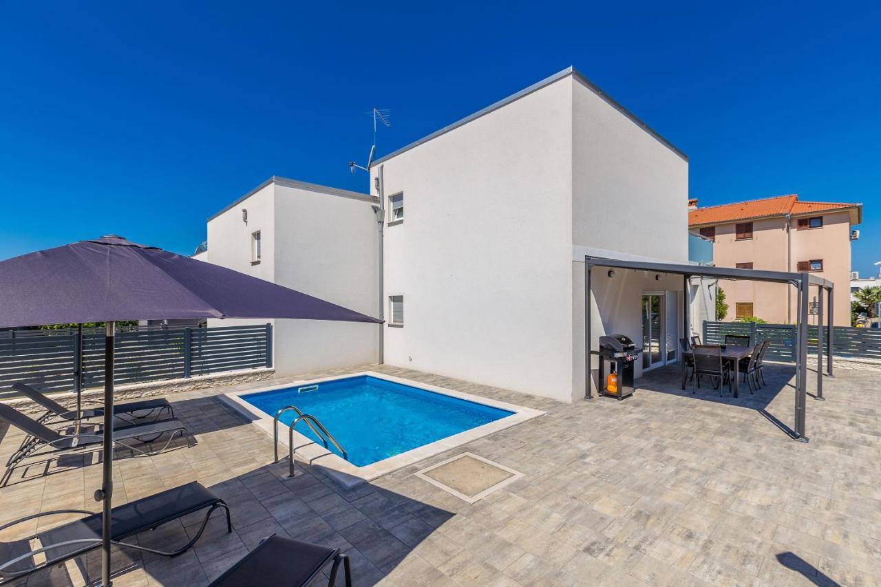 Holiday House Sunlight With Heated Pool マリンスカ エクステリア 写真