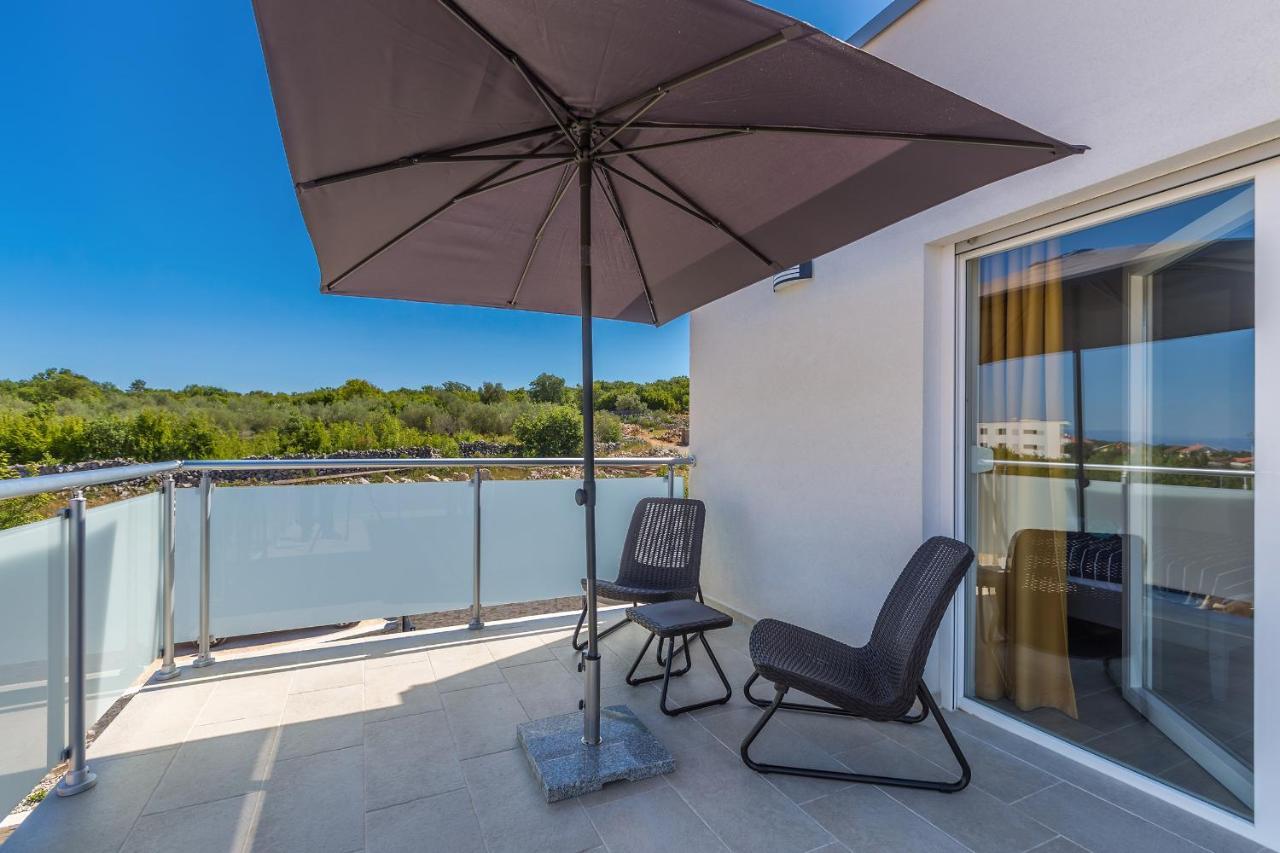 Holiday House Sunlight With Heated Pool マリンスカ エクステリア 写真